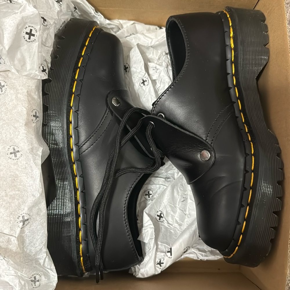 Unisex Dr. Martens men’s 5 women’s 6